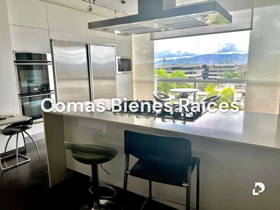 Apartment in Los Palos Grandes, Caracas – 17