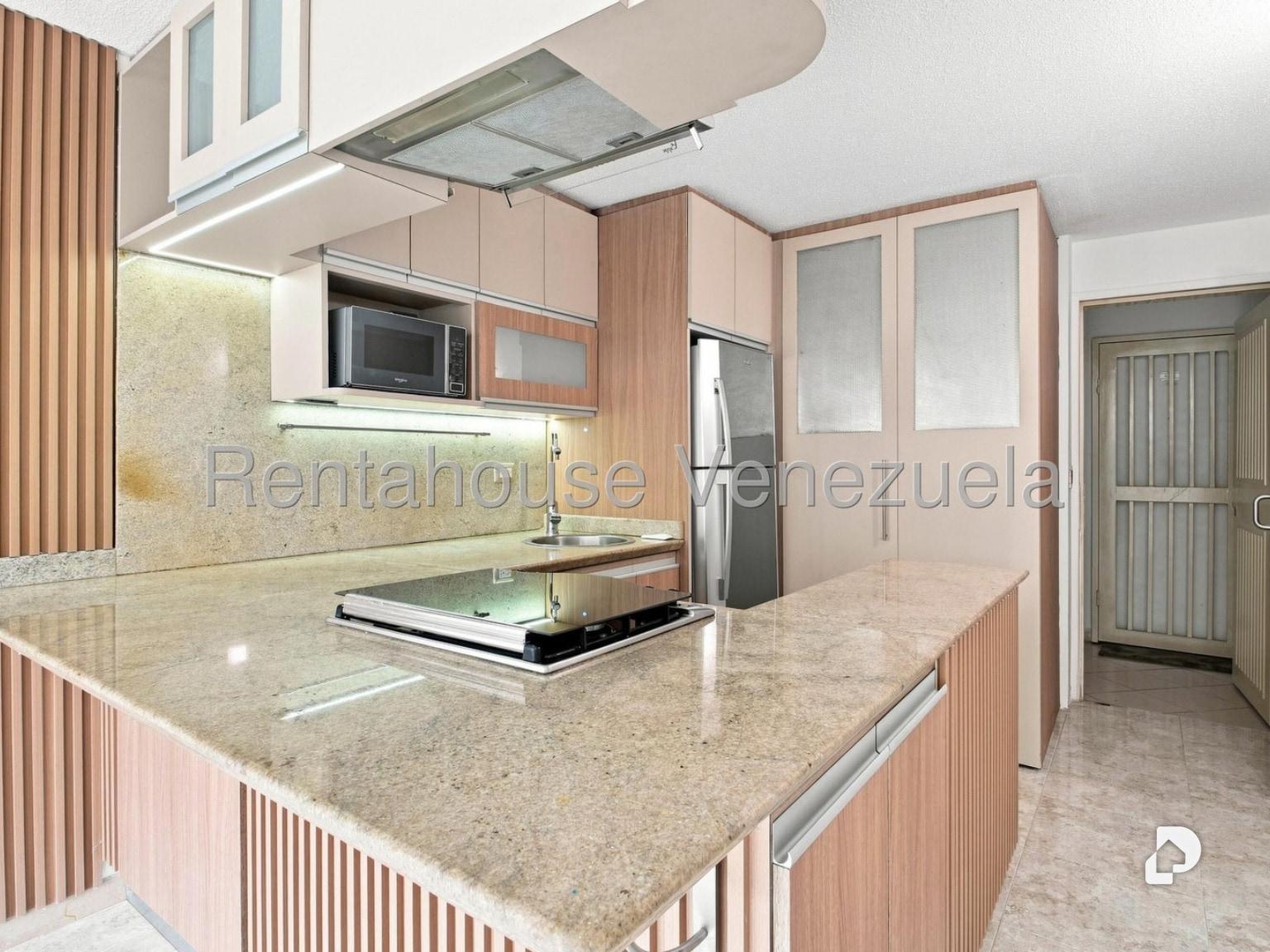 Apartamento en Los Naranjos Humboldt, Caracas – 1