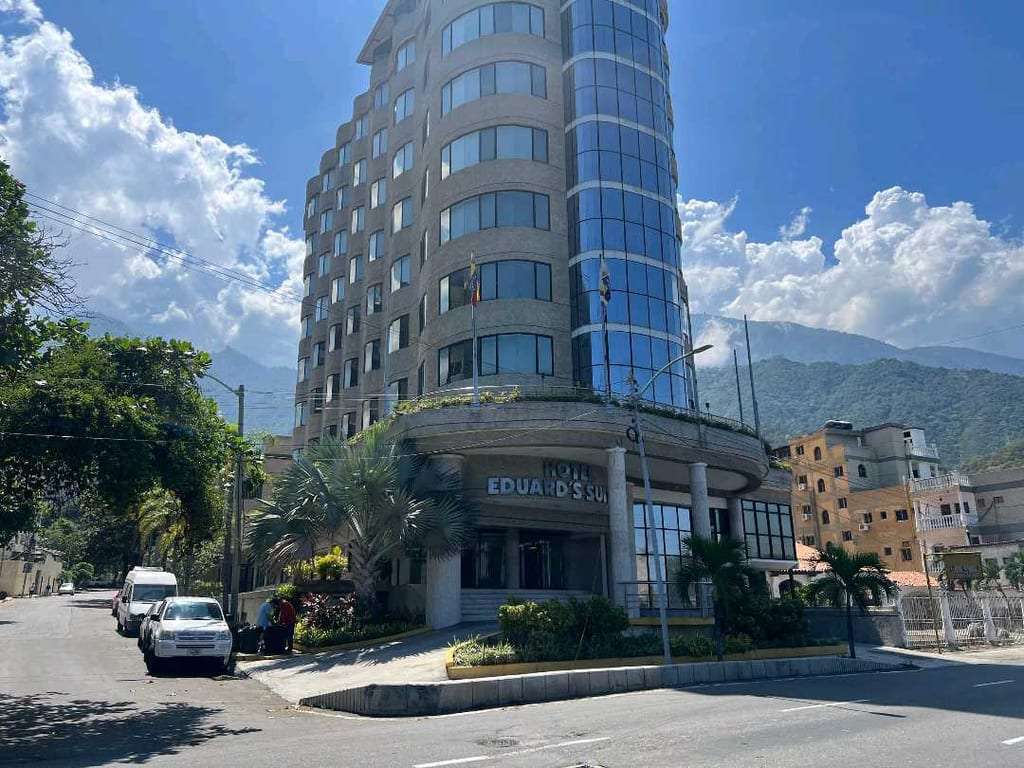 Edificio en Macuto - 1
