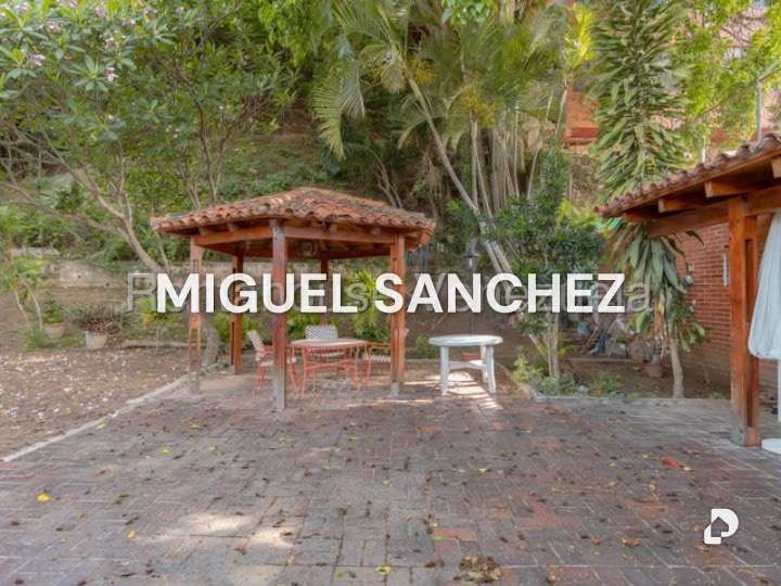 Casa en Prados Del Este, Caracas – 25