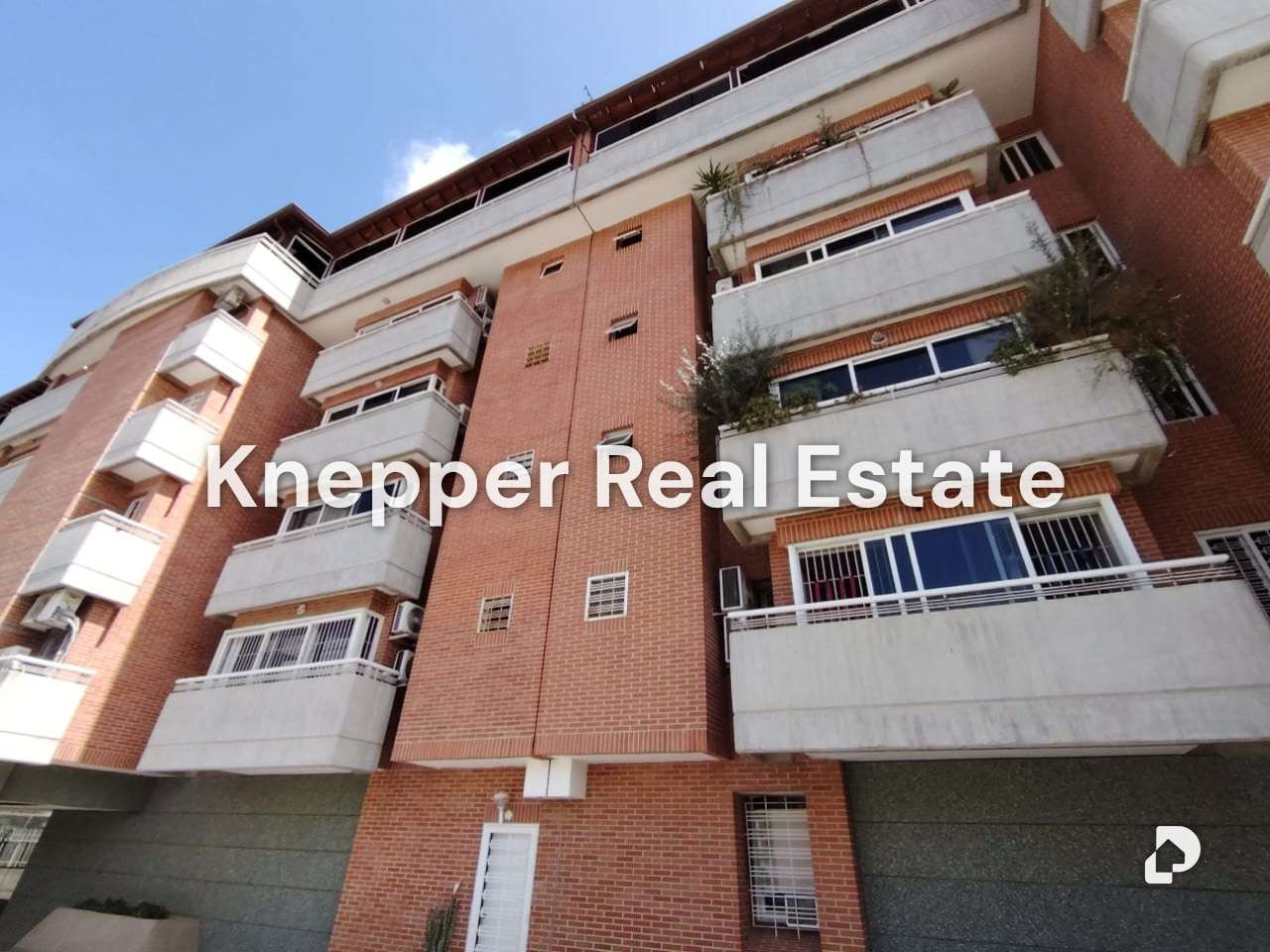 Apartamento en Urbanización Colinas de Los Chaguaramos, Caracas – 11