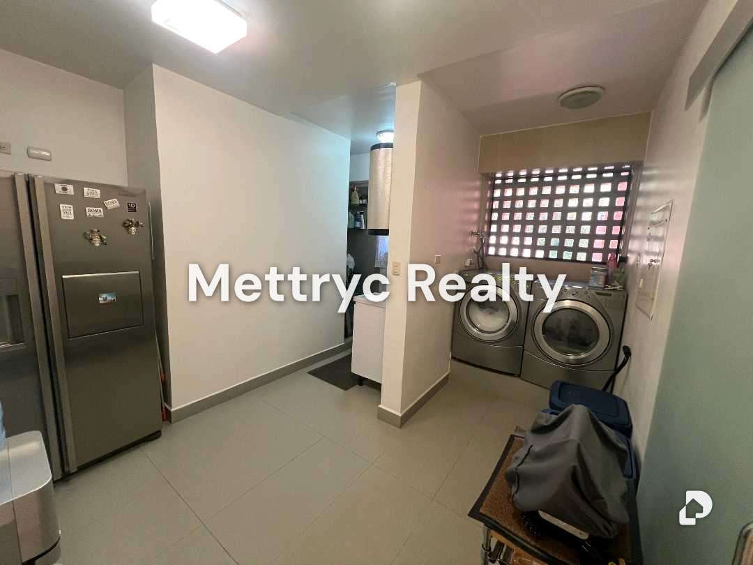 Apartamento en Urb. Miranda, Caracas – 18