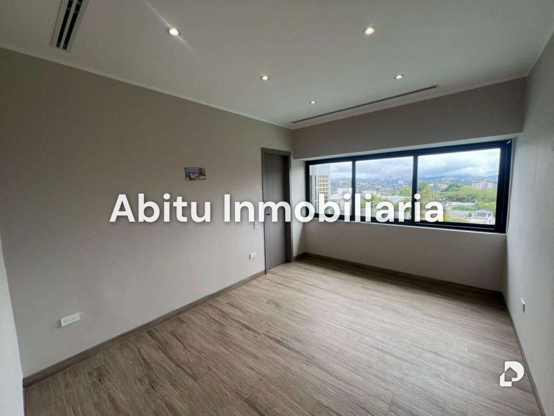 Casa en Santa Paula, Caracas – 17