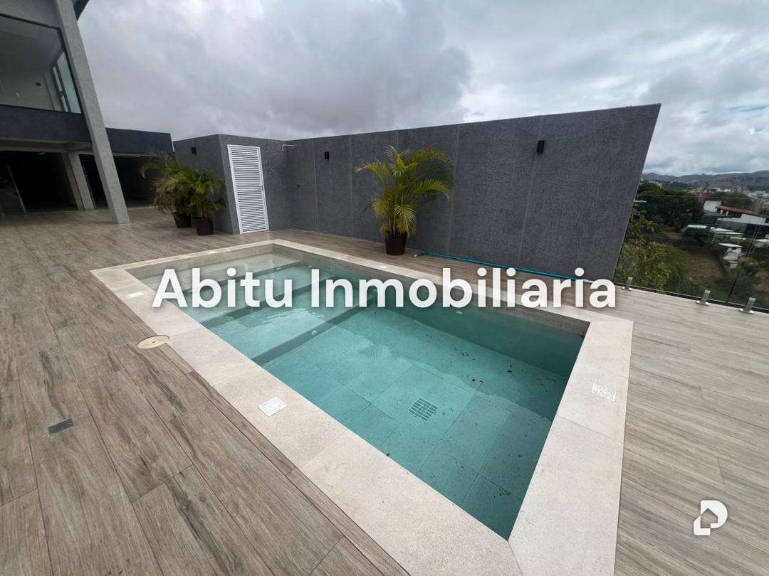 Casa en Santa Paula, Caracas – 2