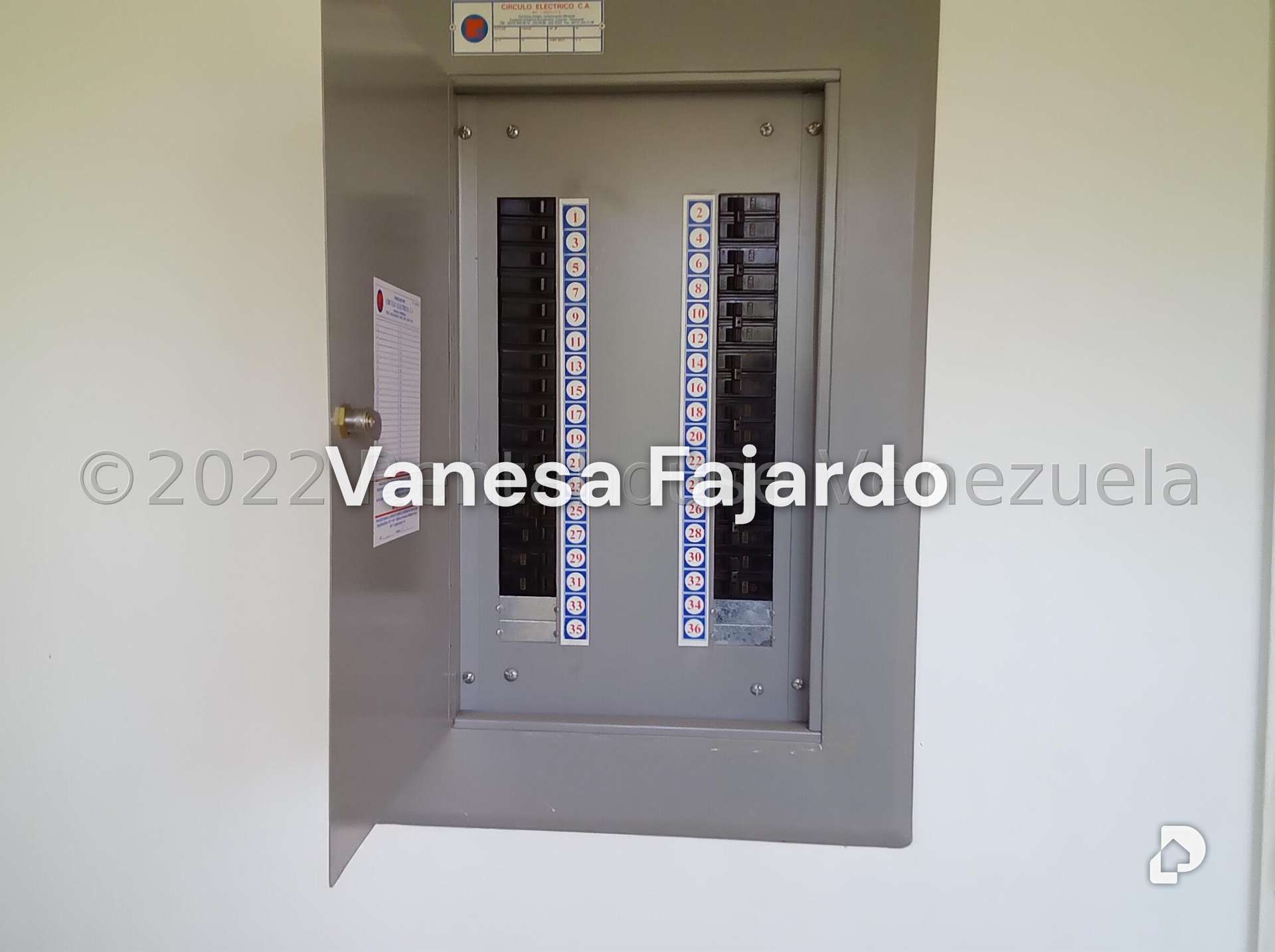 Apartamento en Lomas de Las Mercedes, Caracas – 28