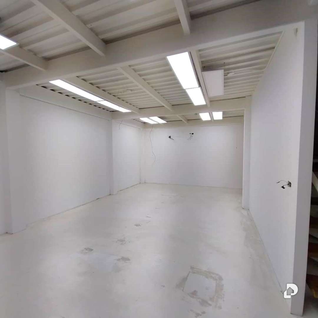 Local comercial en La Boyera, Caracas – 12