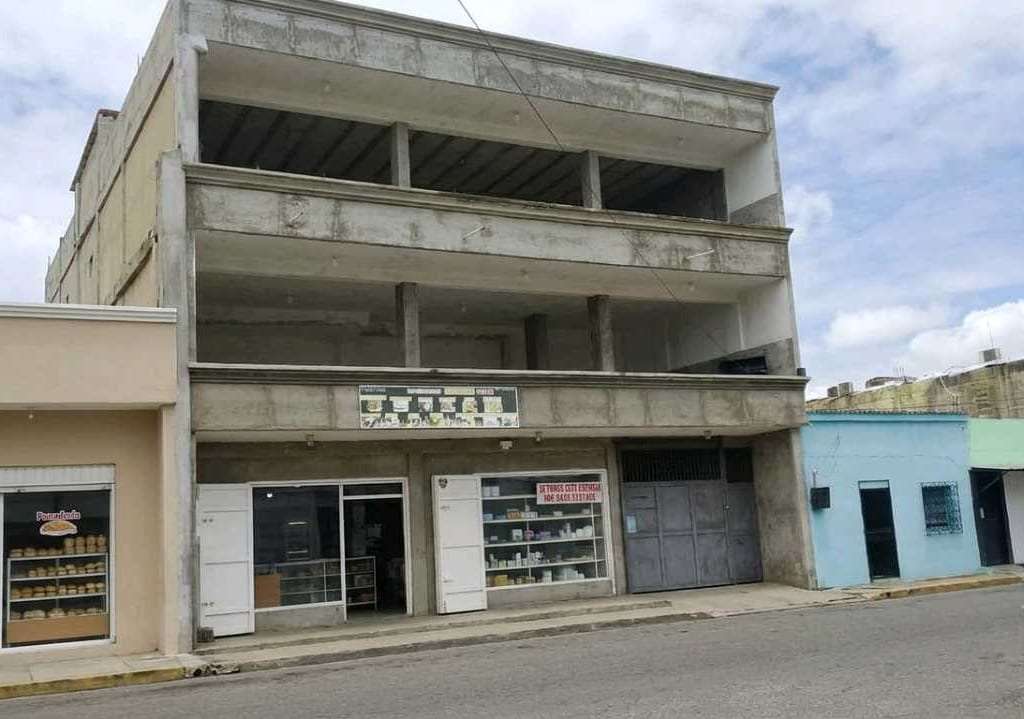 Edificio en Calabozo - 1
