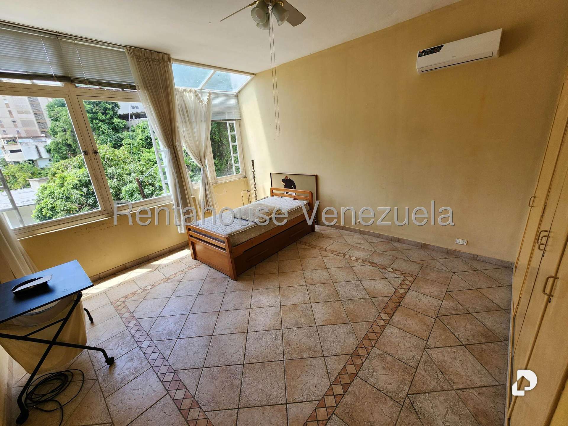 Casa en Colinas de Bello Monte, Caracas – 27