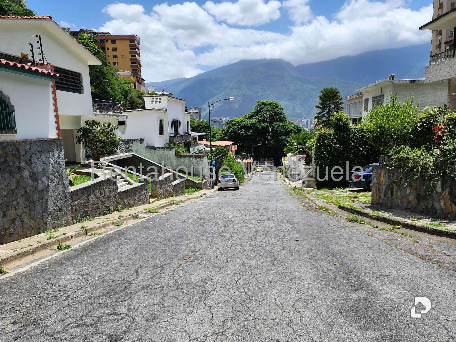 Casa en Colinas de Bello Monte, Caracas – 69