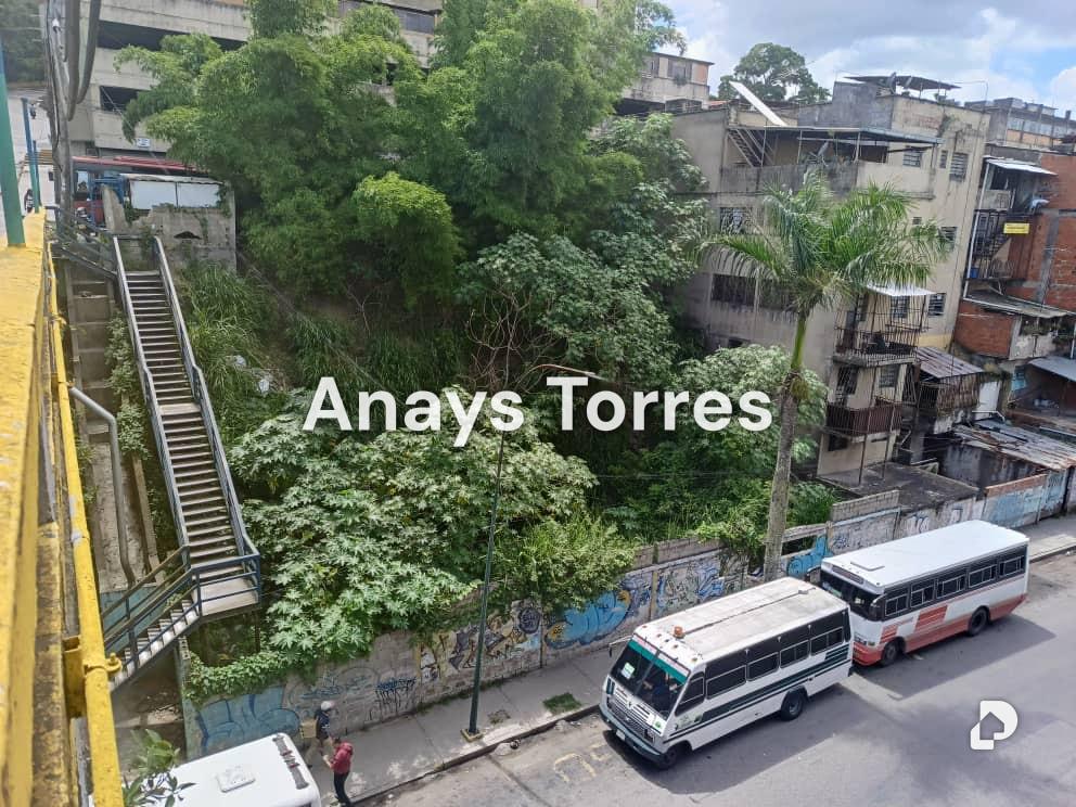 Terreno en Los Teques, Altos Mirandinos – 1