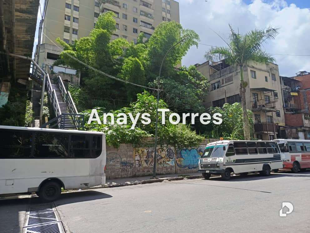 Terreno en Los Teques, Altos Mirandinos – 2