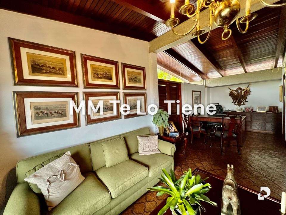 House in La Lagunita, Caracas – 18