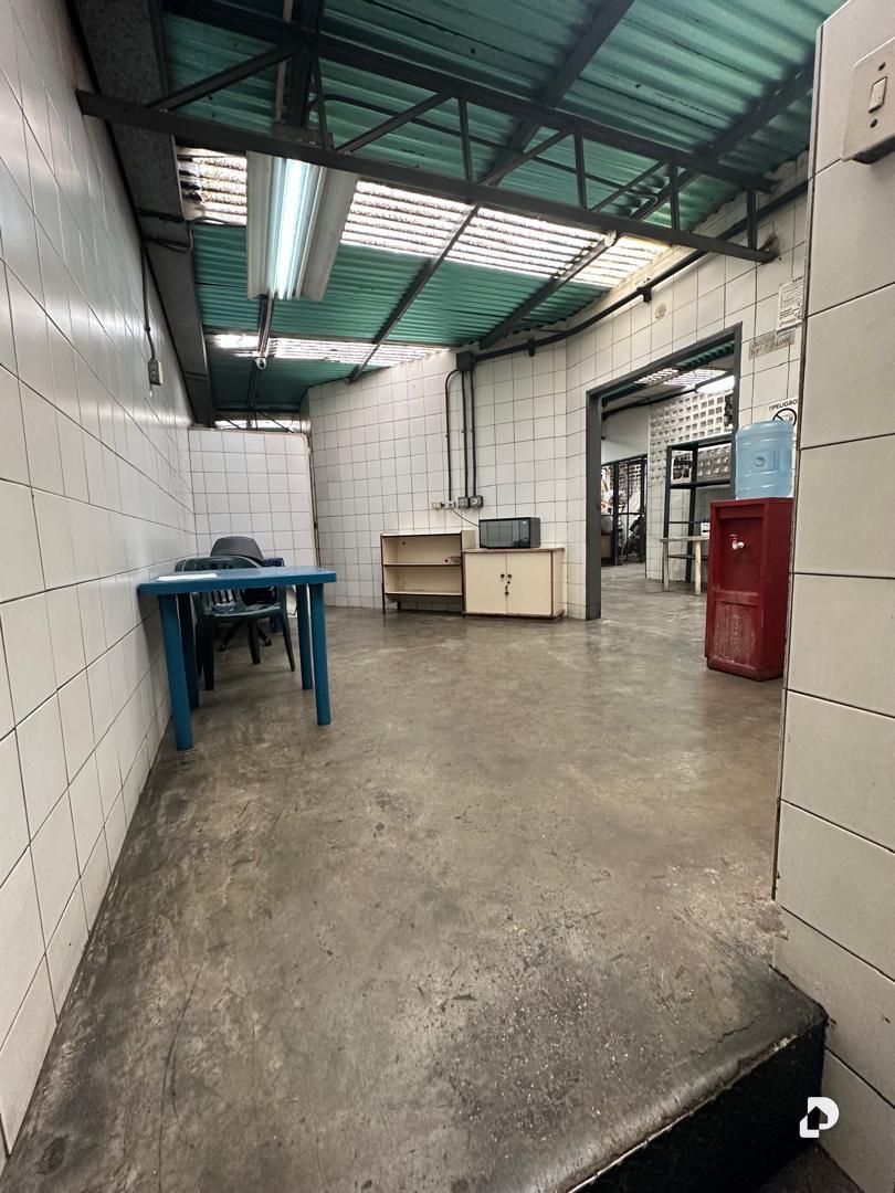 Local comercial en Montecristo, Caracas – 2