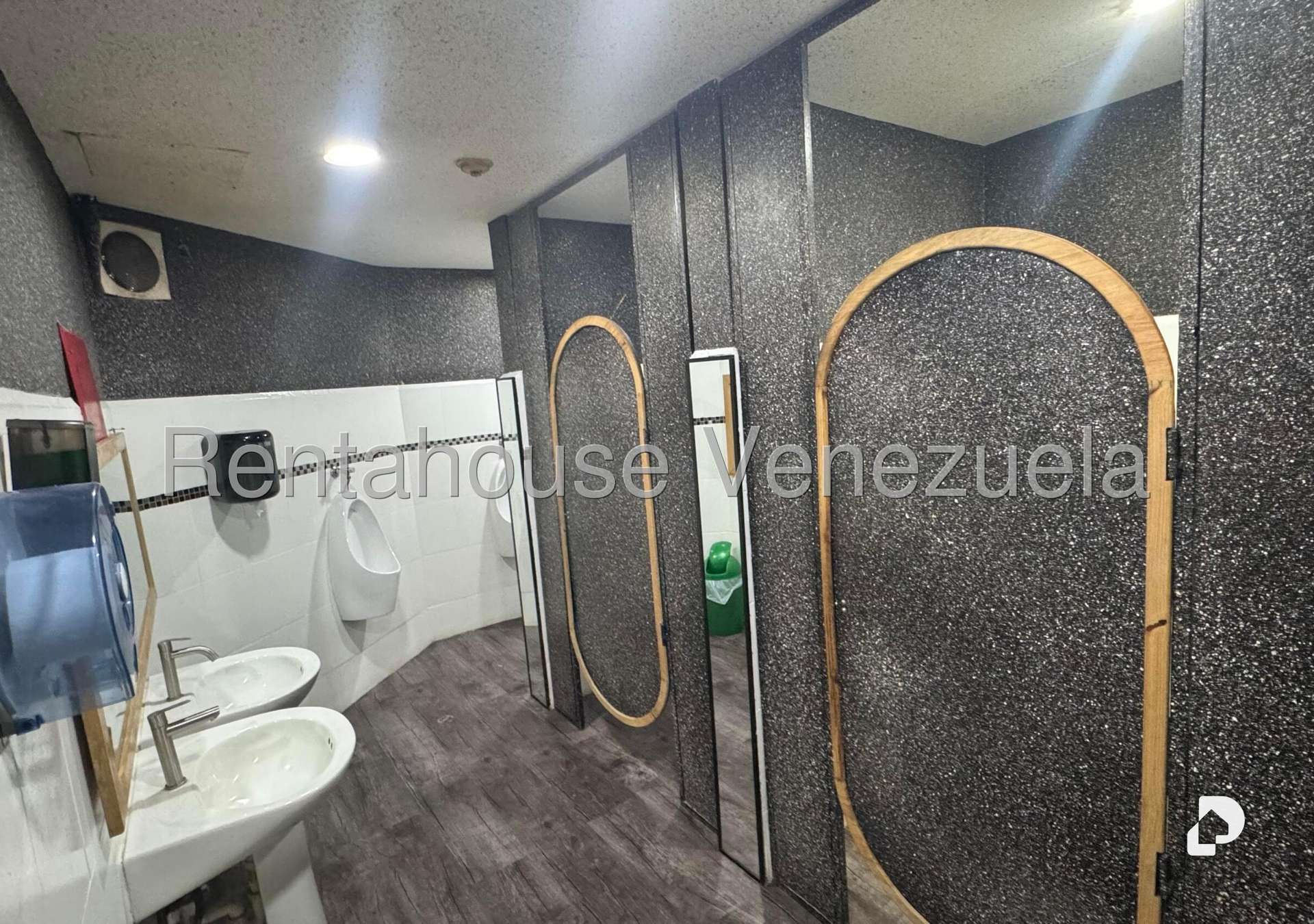 Local comercial en Santa Mónica, Caracas – 13