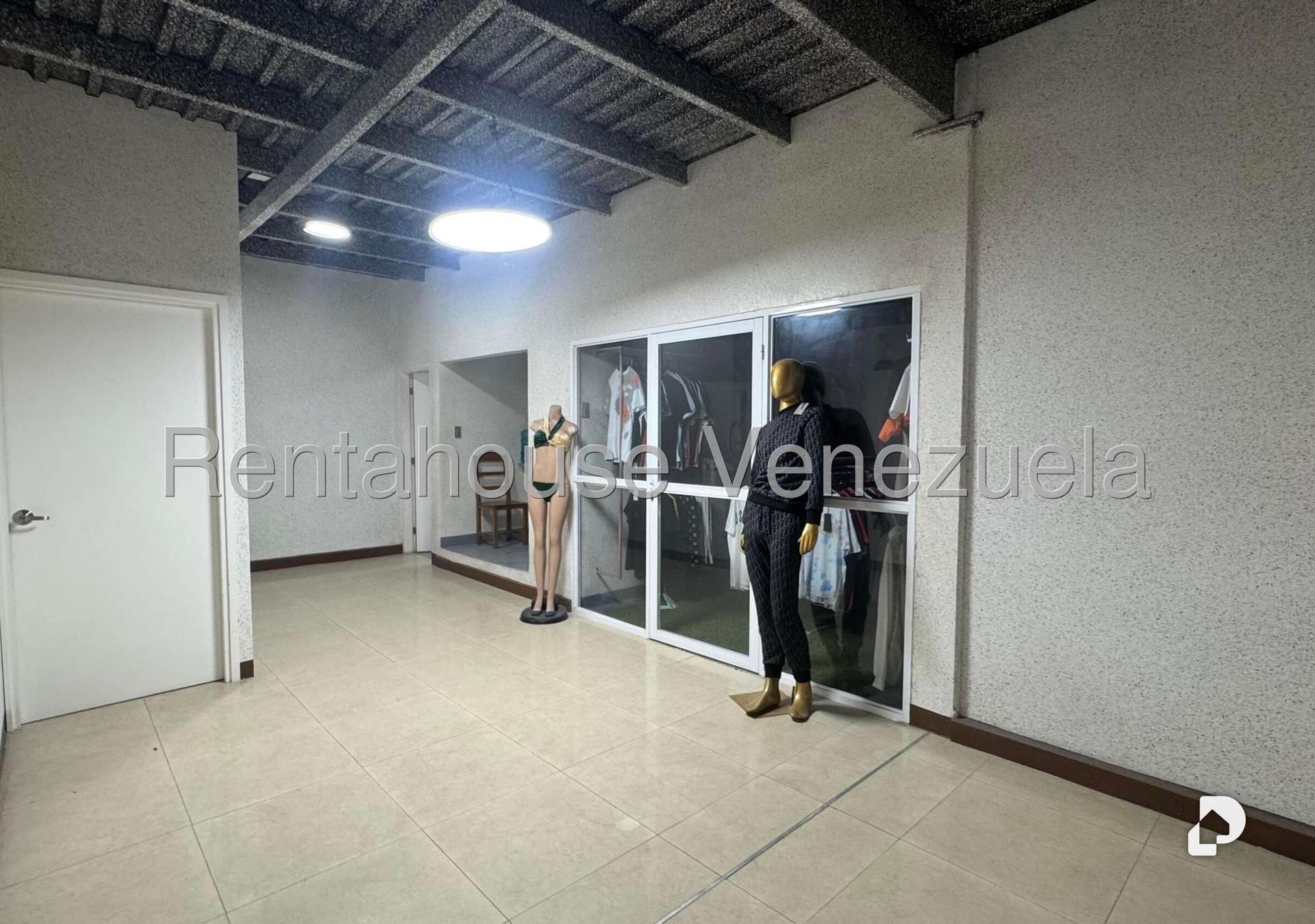 Local comercial en Santa Mónica, Caracas – 24
