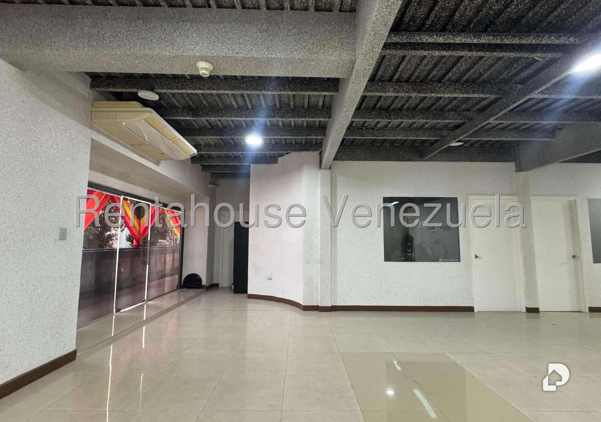 Local comercial en Santa Mónica, Caracas – 18