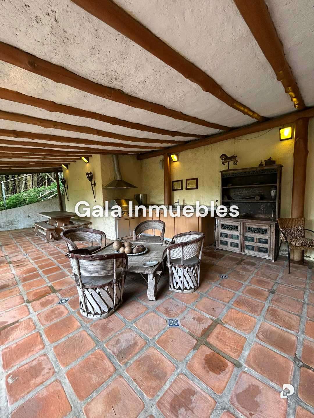 Apartamento en Urb. Miranda, Caracas – 11