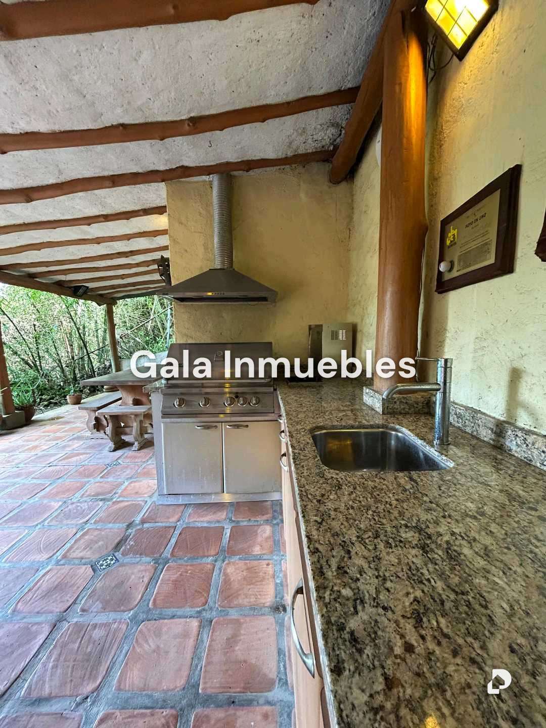 Apartamento en Urb. Miranda, Caracas – 13