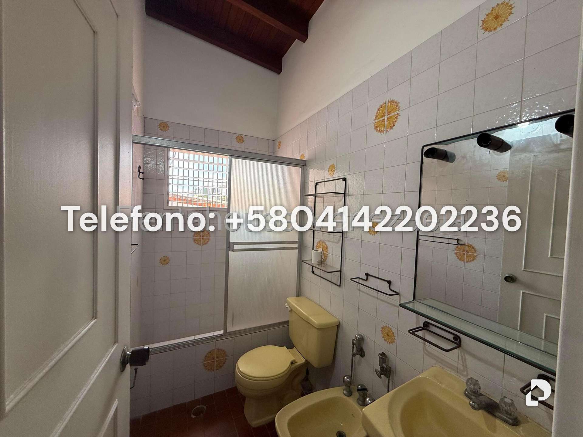Casa en Alto Prado, Caracas – 30