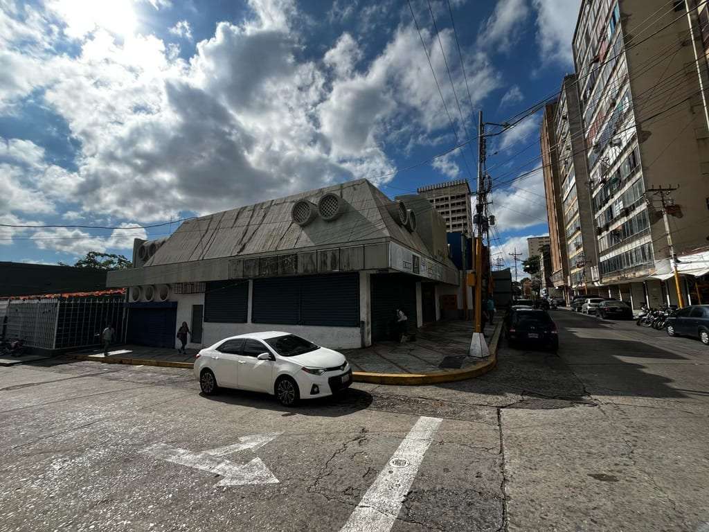 Local comercial en Catedral, Valencia - 1