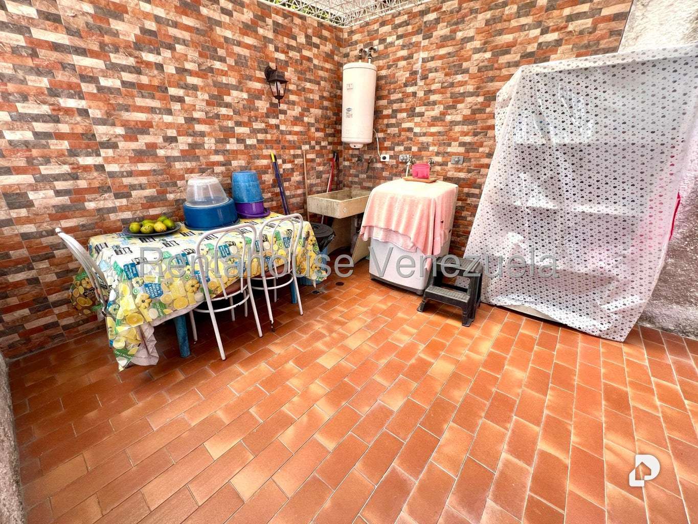 House in Los Naranjos (del Cafetal), Caracas – 40