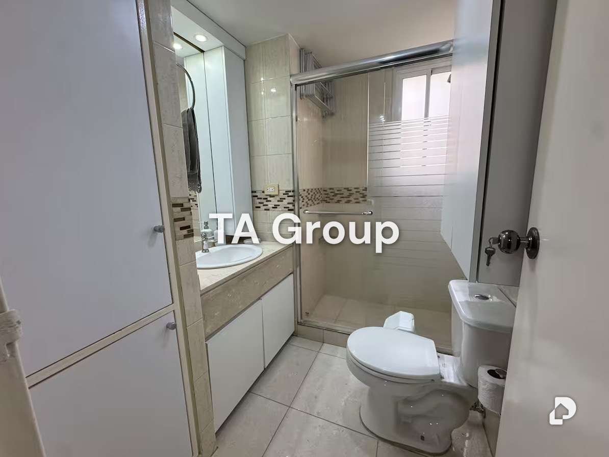 Apartamento en Los Palos Grandes, Caracas – 24