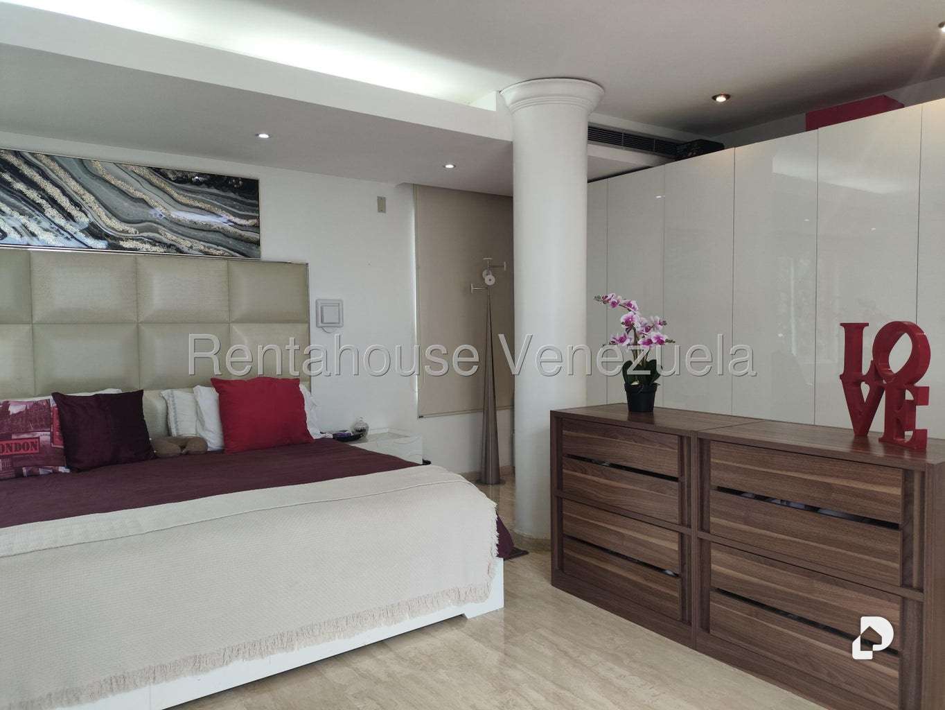 Casa en Lomas de La Lagunita, Caracas – 57