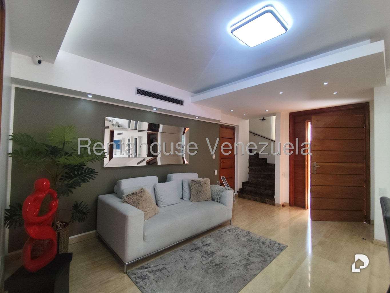 Casa en Lomas de La Lagunita, Caracas – 11