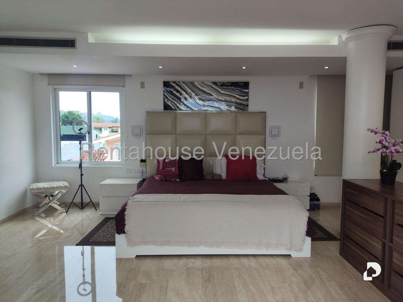 Casa en Lomas de La Lagunita, Caracas – 56