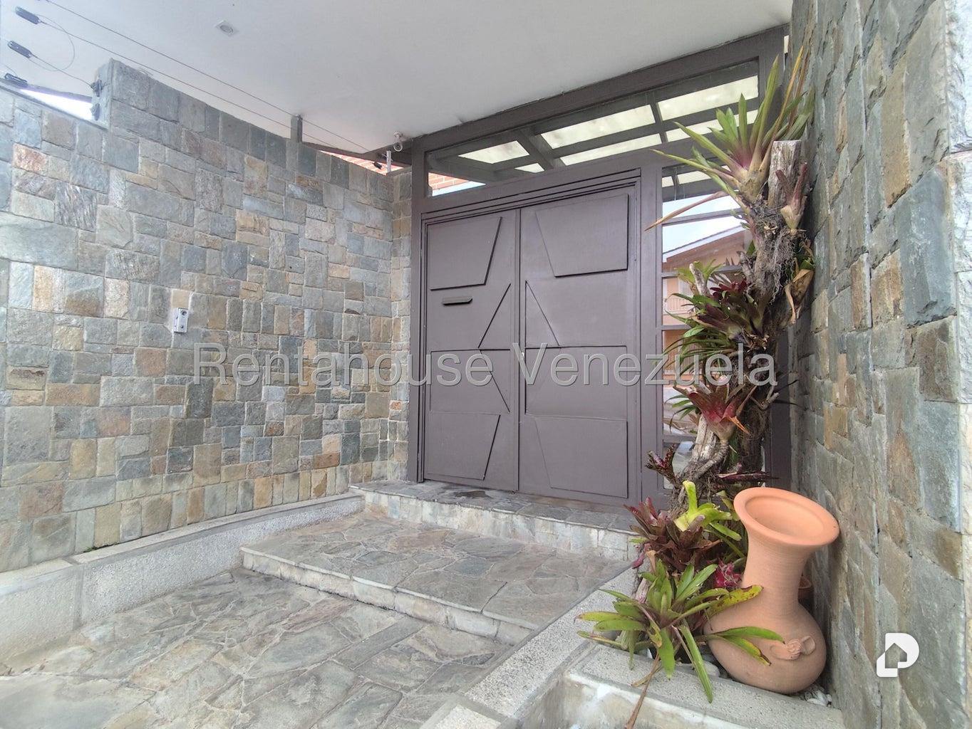 Casa en Lomas de La Lagunita, Caracas – 3