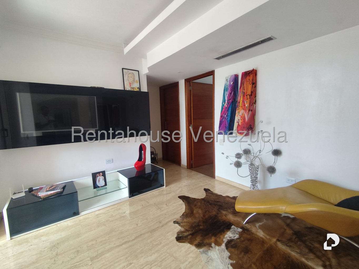 Casa en Lomas de La Lagunita, Caracas – 33