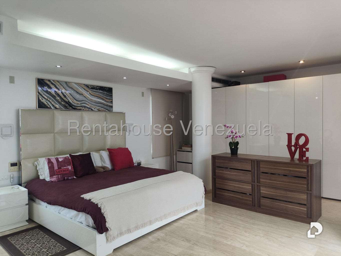 Casa en Lomas de La Lagunita, Caracas – 55