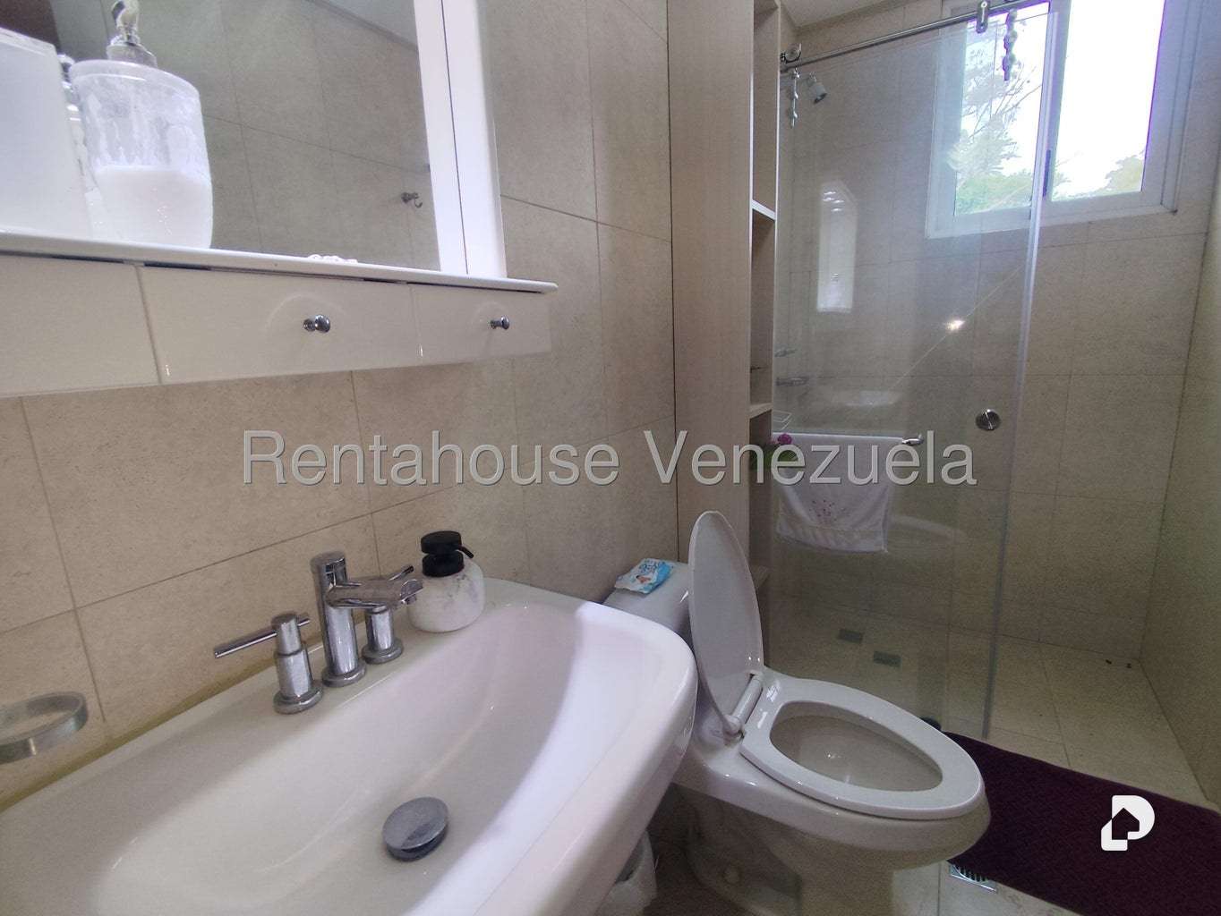 Casa en Lomas de La Lagunita, Caracas – 50