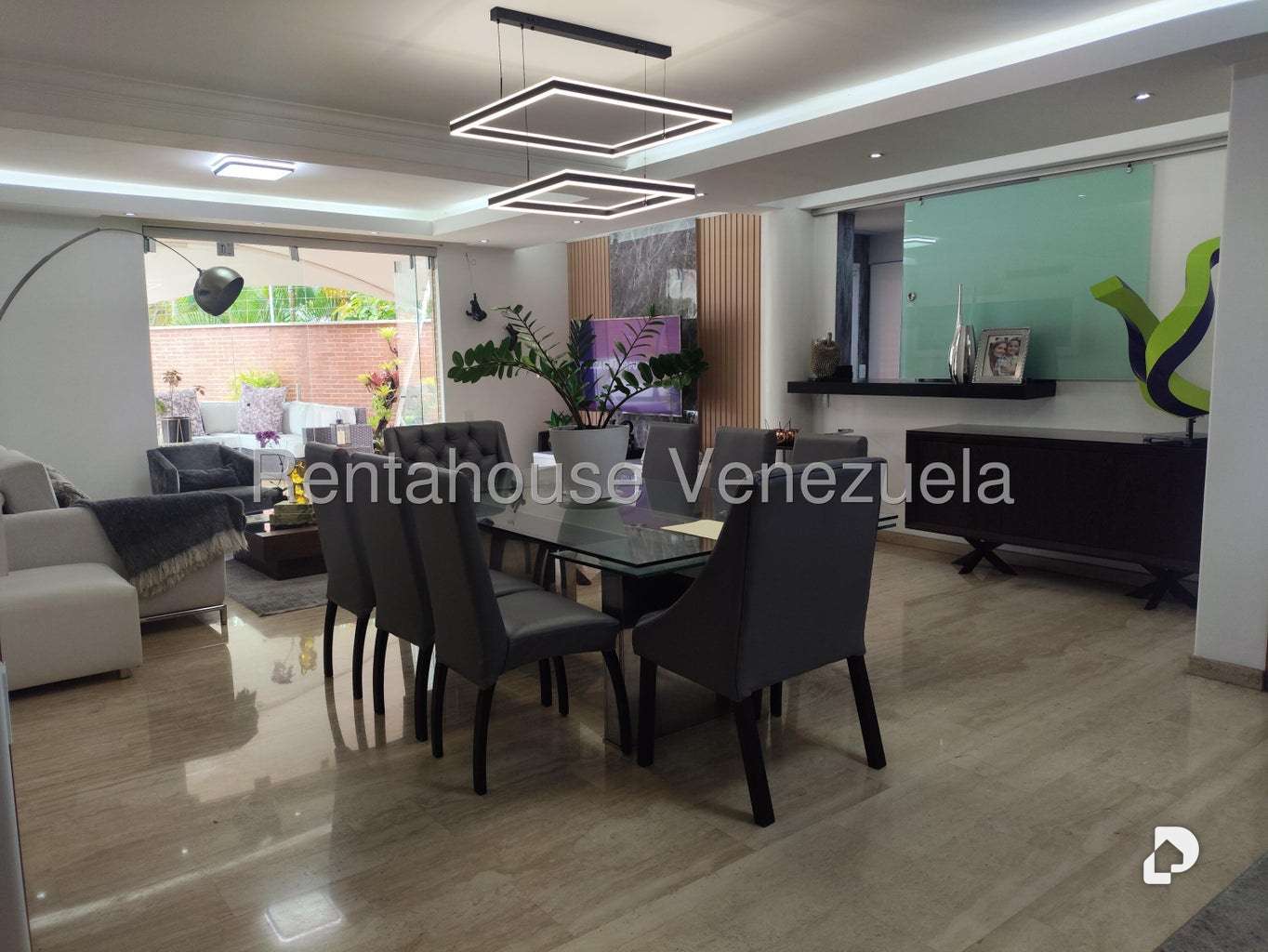 Casa en Lomas de La Lagunita, Caracas – 17