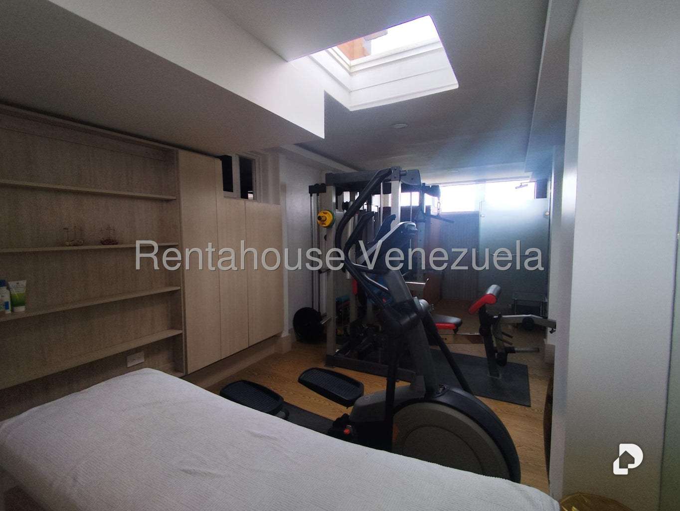 Casa en Lomas de La Lagunita, Caracas – 68