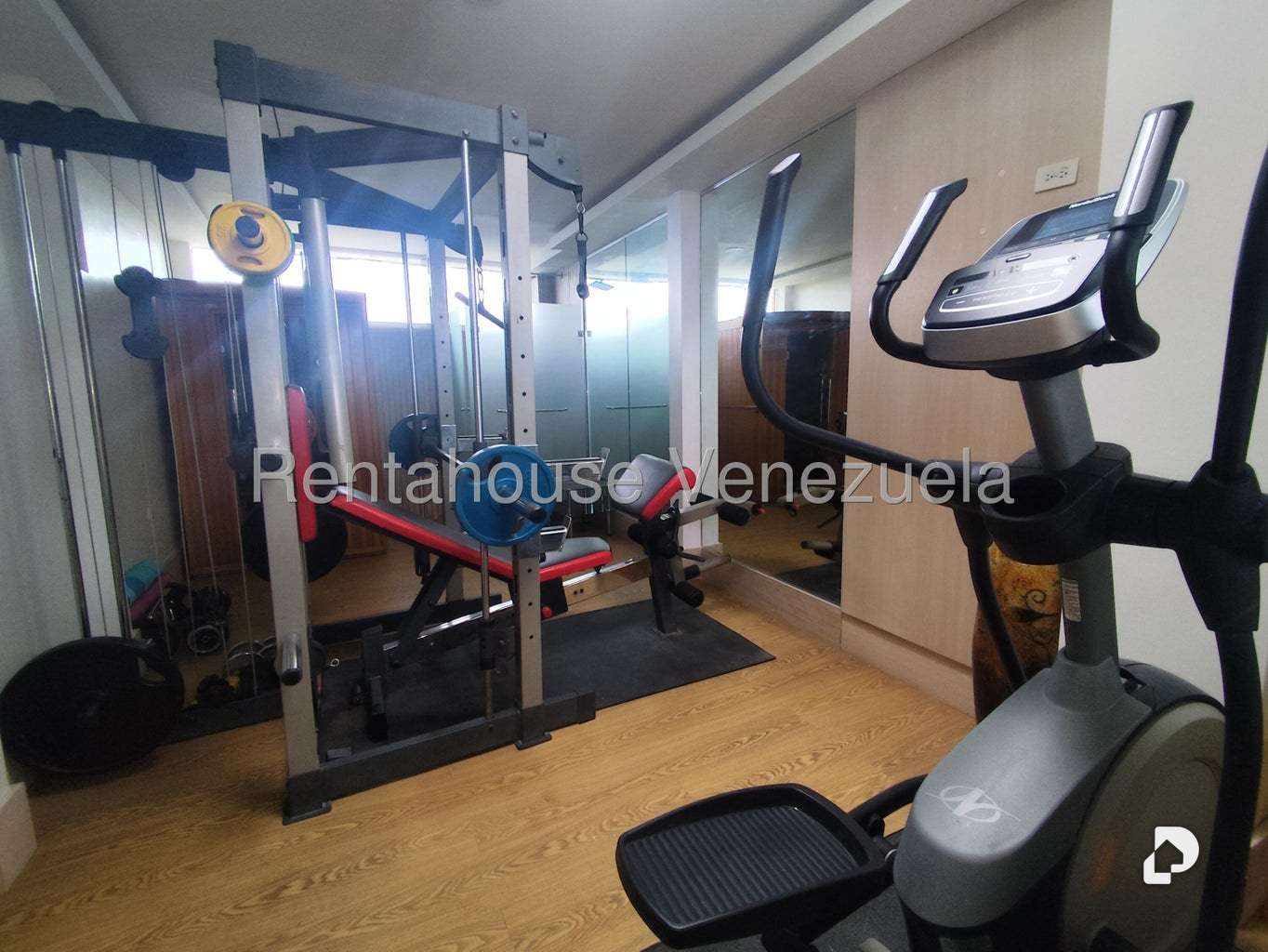 Casa en Lomas de La Lagunita, Caracas – 69