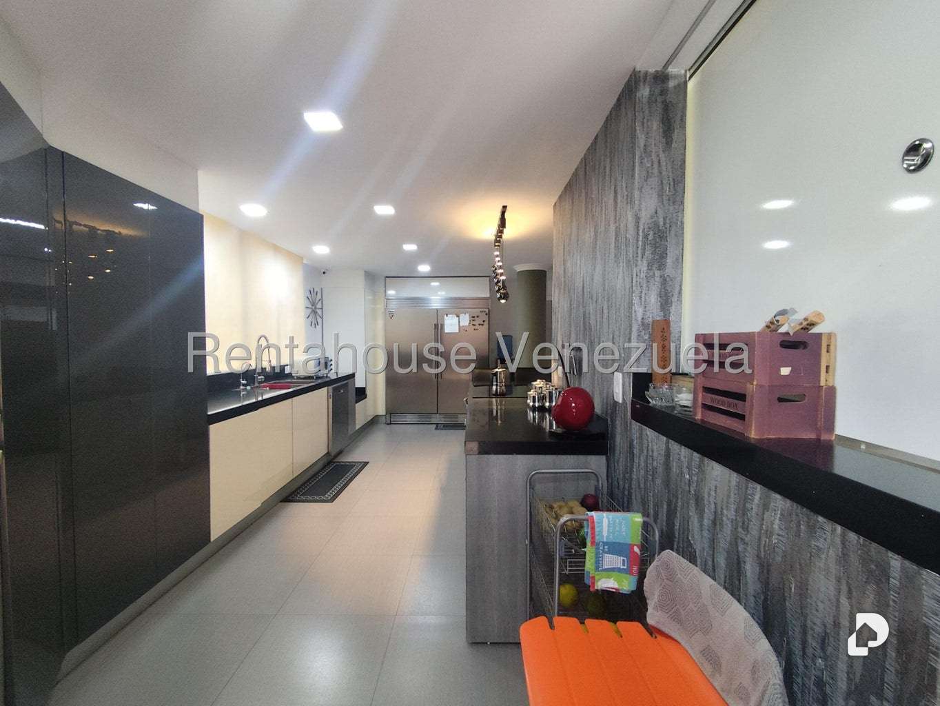 Casa en Lomas de La Lagunita, Caracas – 25