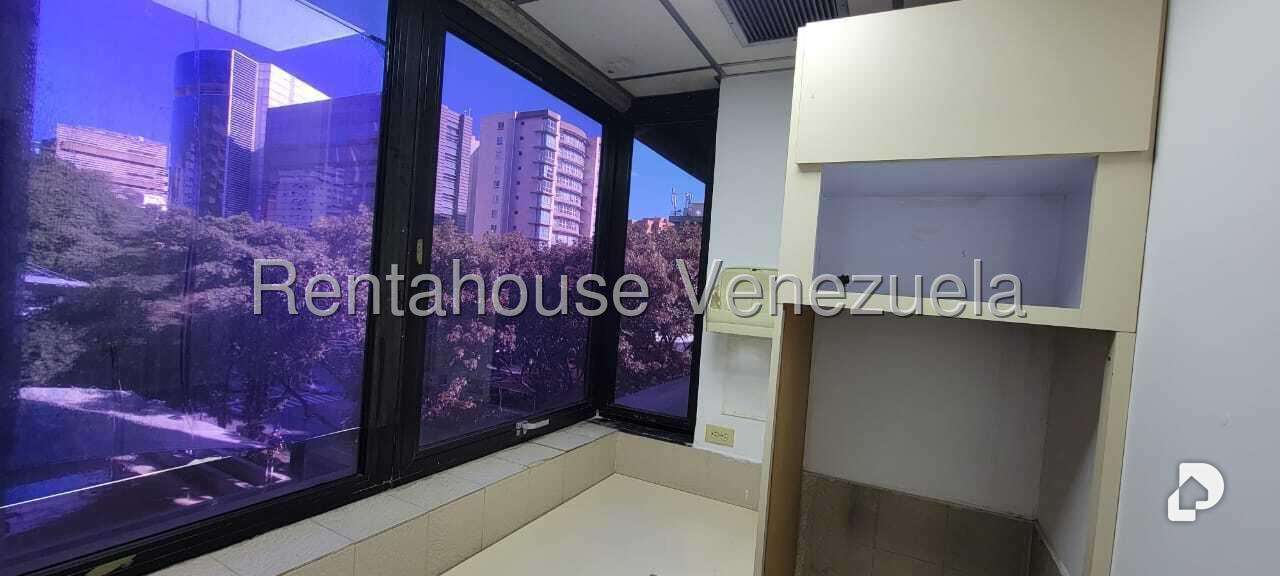 Local comercial en El Rosal, Caracas – 12