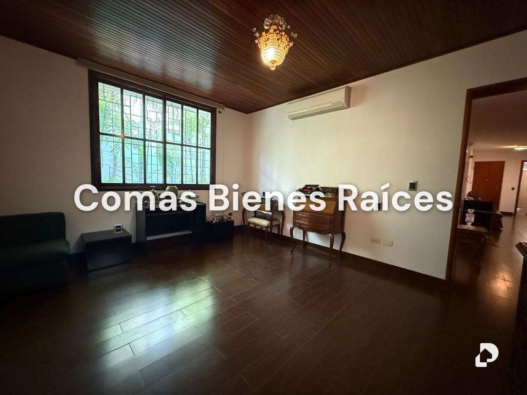 Casa en Altamira, Caracas – 21