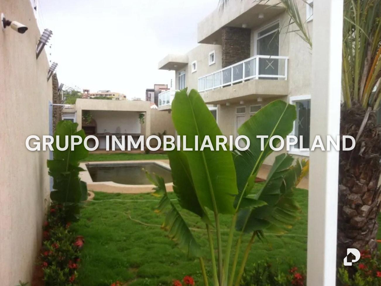 Townhouse in Urbanización Costa Azul, Porlamar – 2