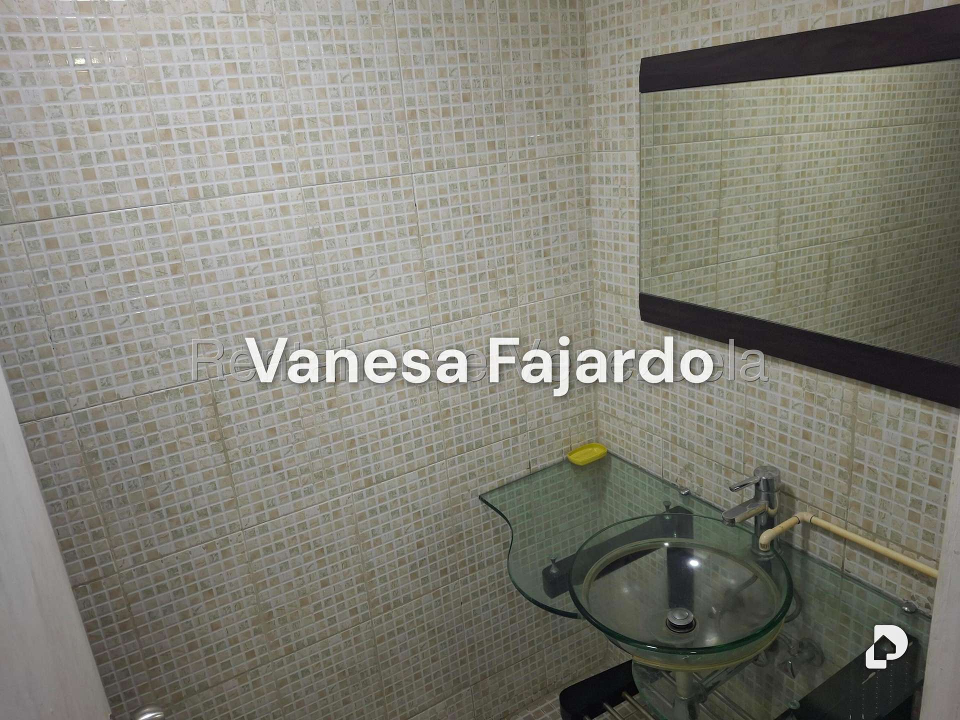 Local comercial en El Recreo, Caracas – 12