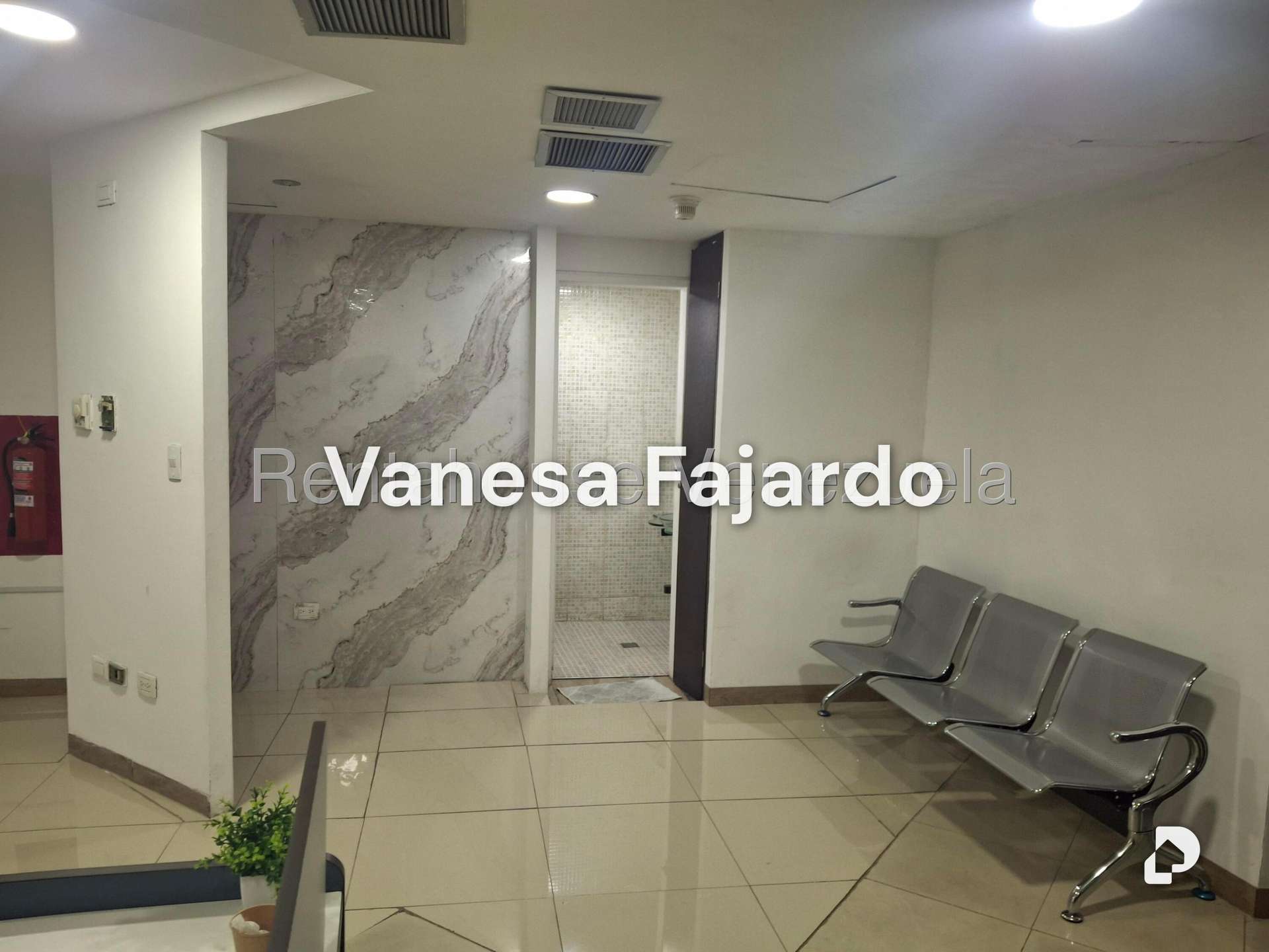 Local comercial en El Recreo, Caracas – 11