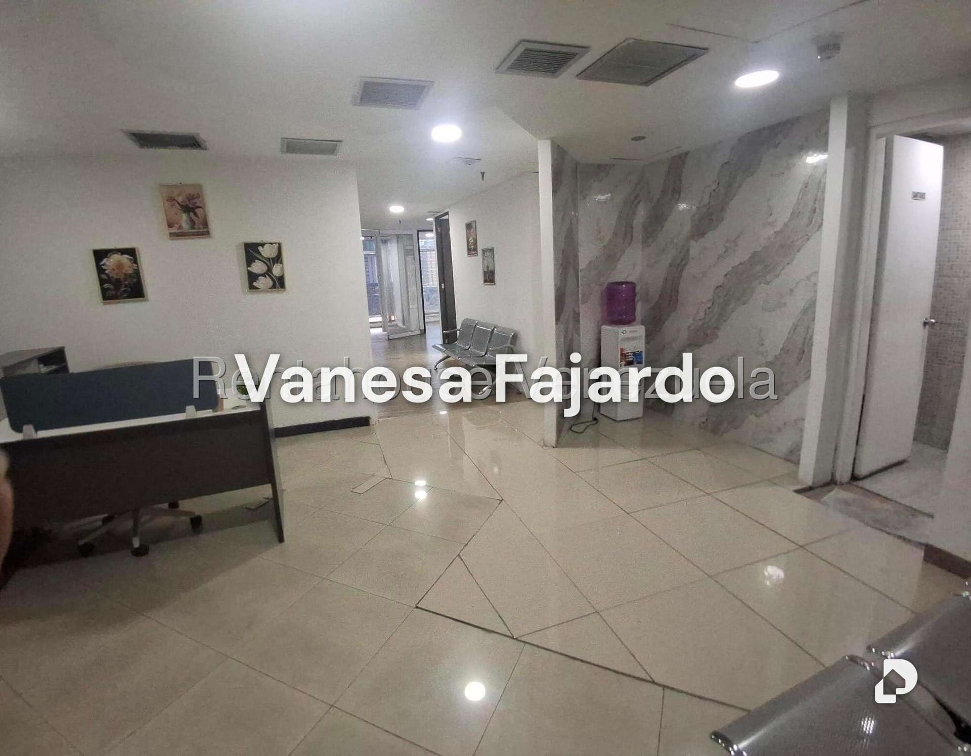 Local comercial en El Recreo, Caracas – 14