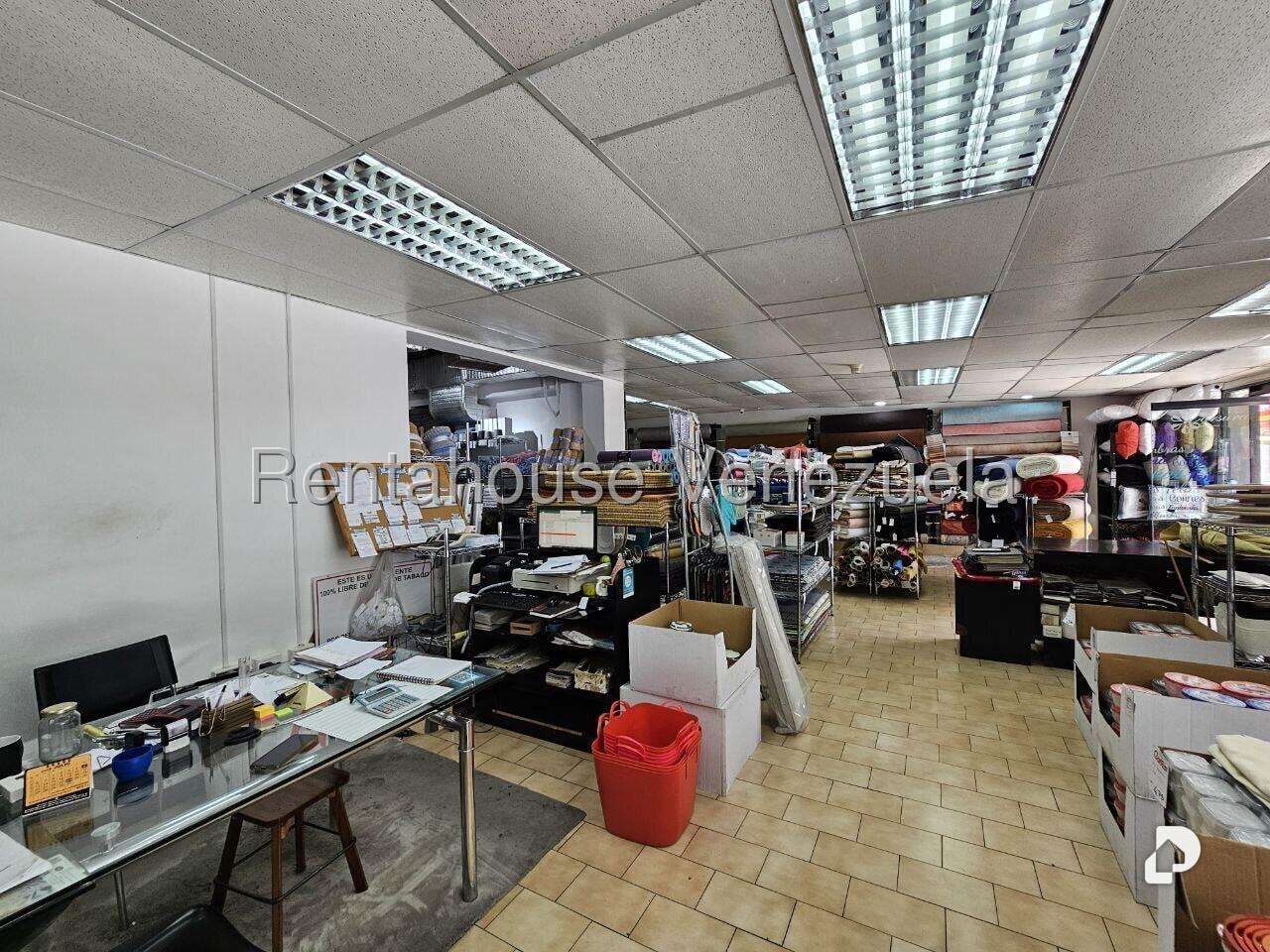 Local comercial en Los Palos Grandes, Caracas – 11