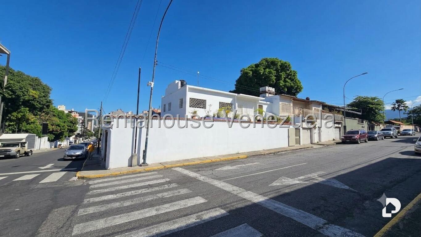Local comercial en Los Palos Grandes, Caracas – 3