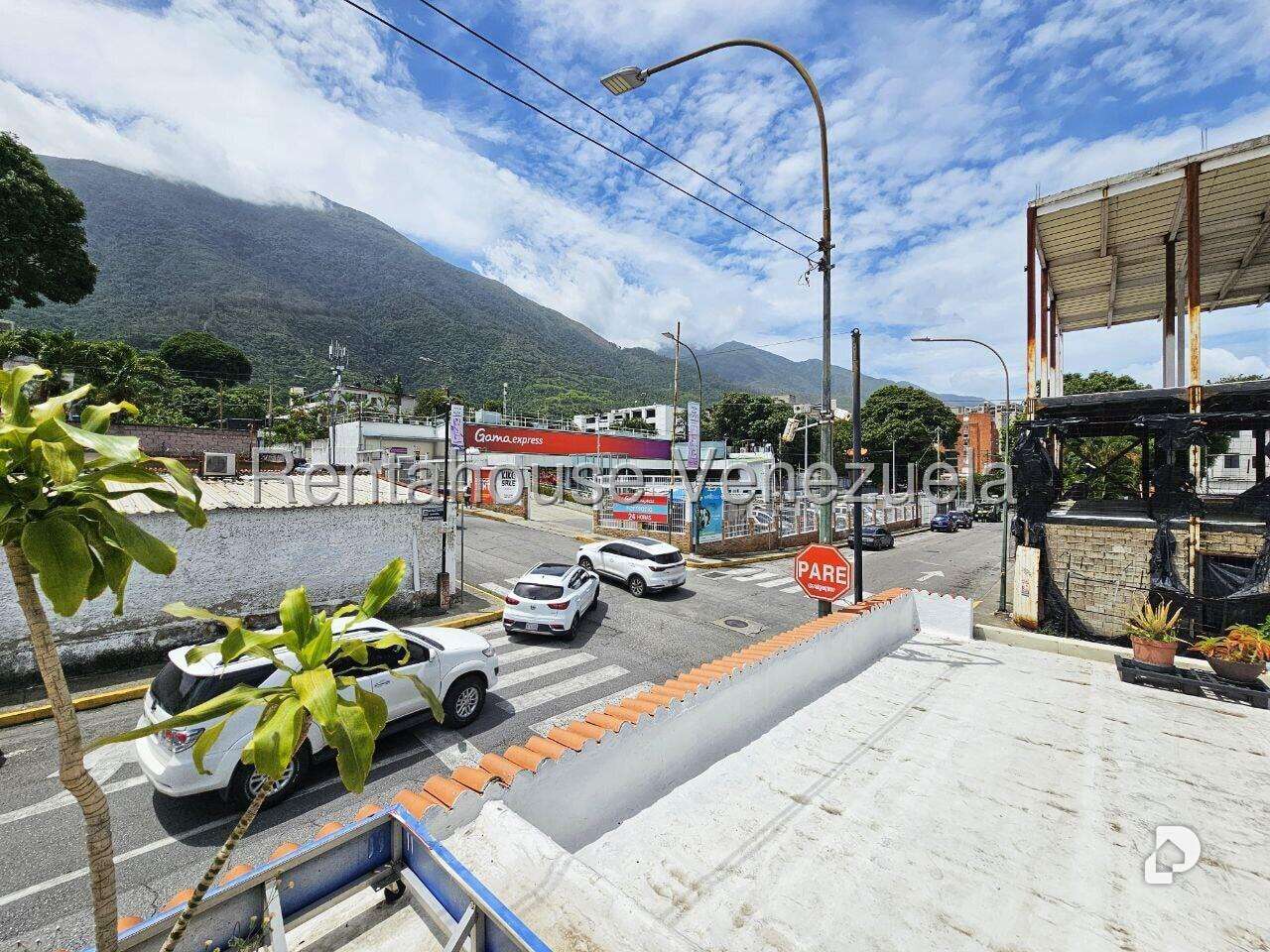 Local comercial en Los Palos Grandes, Caracas – 16