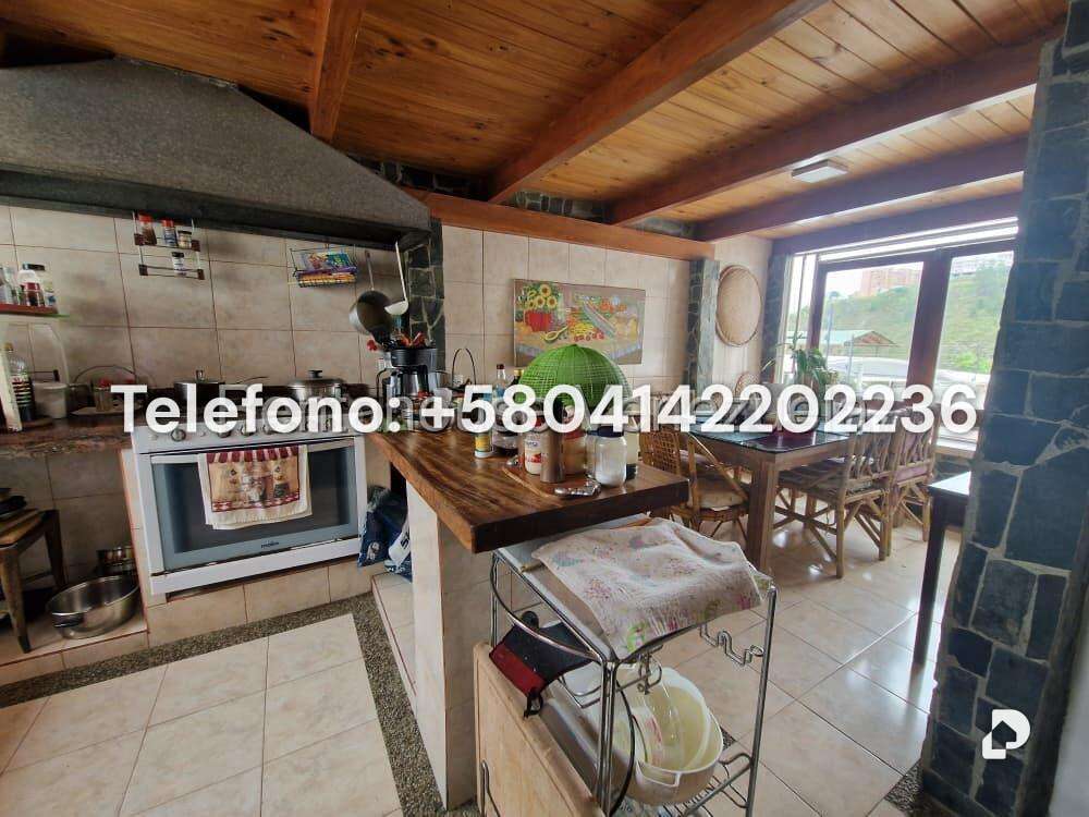 Casa en Lomas de La Lagunita, Caracas – 30