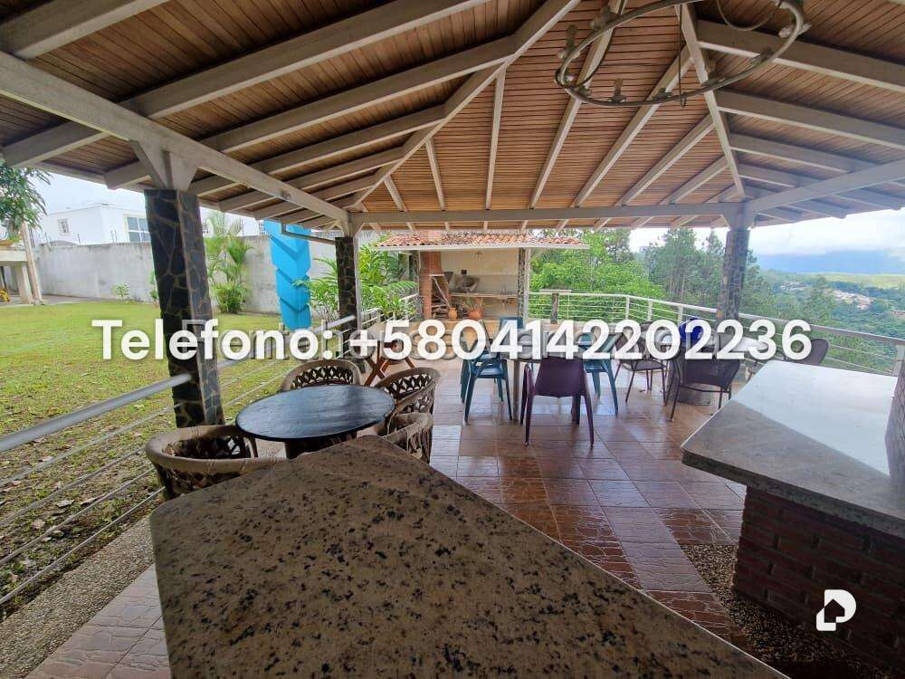 Casa en Lomas de La Lagunita, Caracas – 14