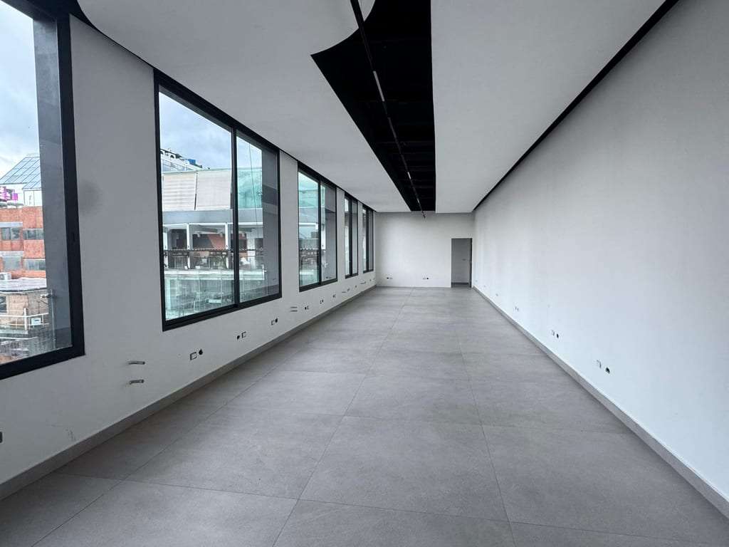 Local comercial en Las Mercedes, Caracas - 1