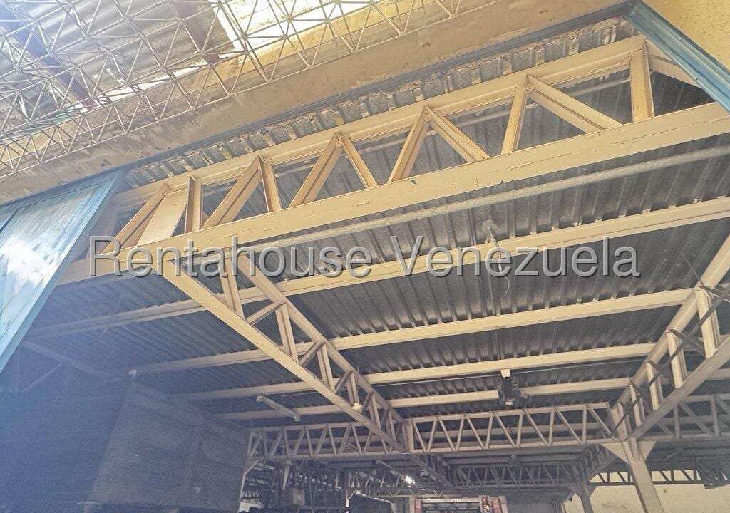 Local comercial en La Urbina, Caracas